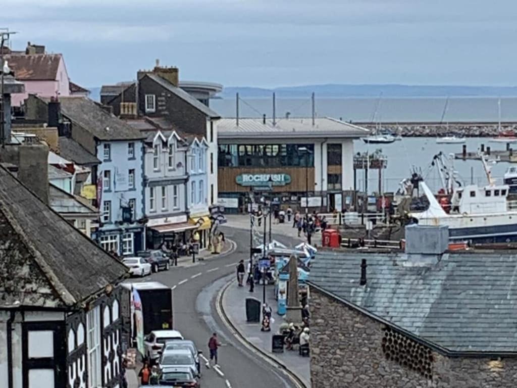 A Modern And Cosy Apartment Just Yards From Brixham'S Bustling Harbourside Exterior photo
