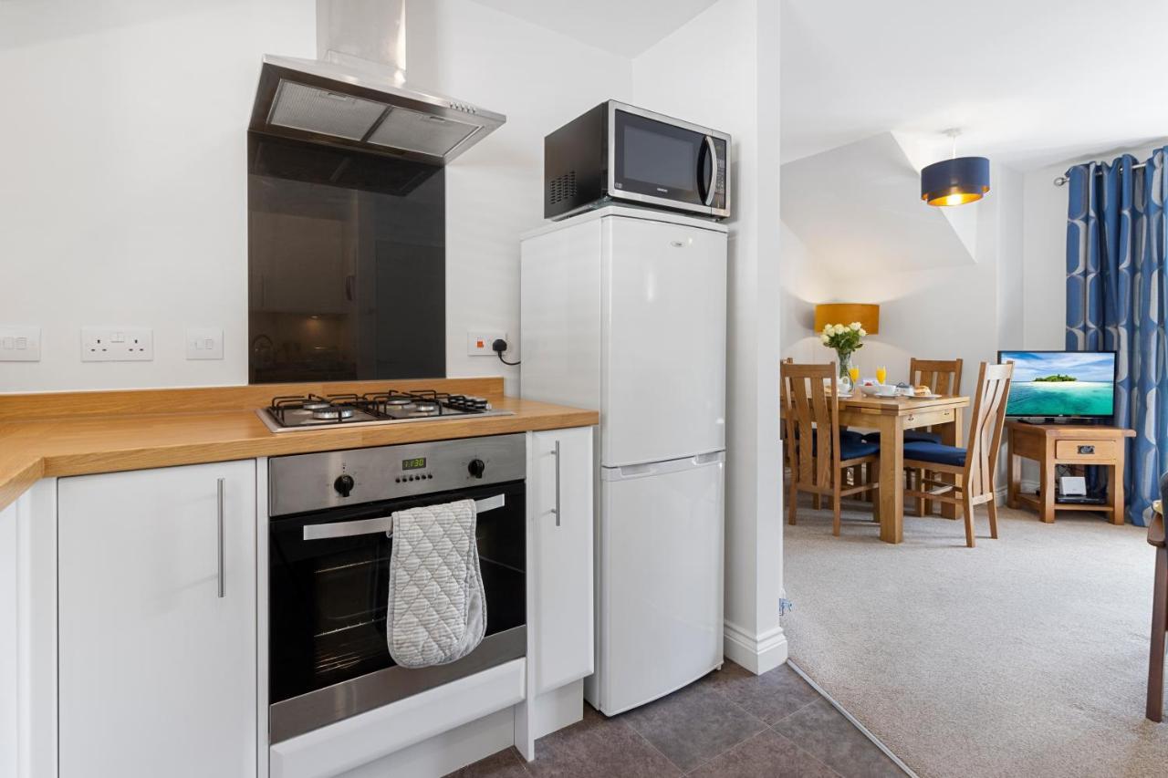 A Modern And Cosy Apartment Just Yards From Brixham'S Bustling Harbourside Exterior photo