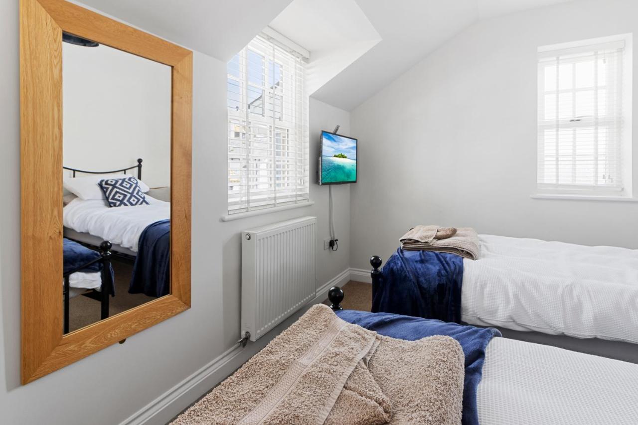 A Modern And Cosy Apartment Just Yards From Brixham'S Bustling Harbourside Exterior photo